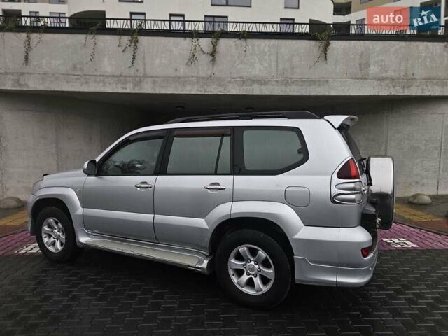 Серый Тойота Ленд Крузер Прадо, объемом двигателя 4 л и пробегом 335 тыс. км за 11550 $, фото 10 на Automoto.ua