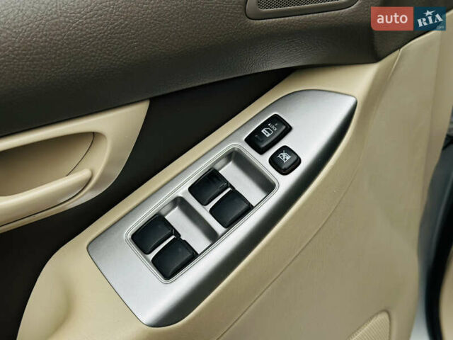 Серый Тойота Ленд Крузер Прадо, объемом двигателя 2.7 л и пробегом 173 тыс. км за 12500 $, фото 25 на Automoto.ua