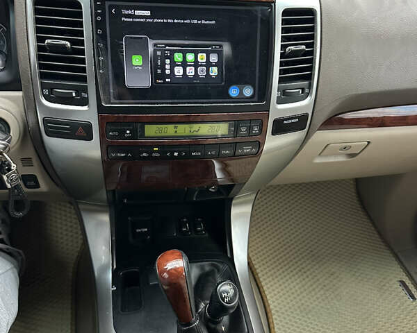 Серый Тойота Ленд Крузер Прадо, объемом двигателя 3.96 л и пробегом 161 тыс. км за 17250 $, фото 13 на Automoto.ua