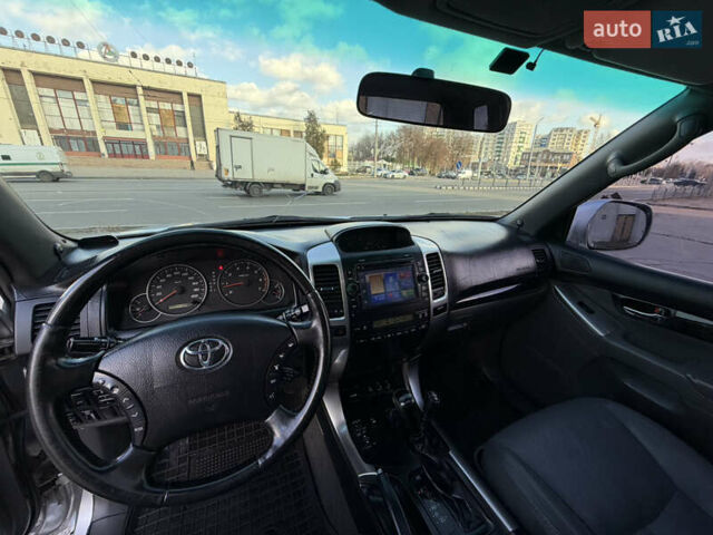 Сірий Тойота Ленд Крузер Прадо, об'ємом двигуна 4 л та пробігом 299 тис. км за 12999 $, фото 25 на Automoto.ua