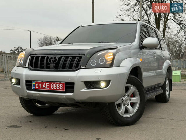 Сірий Тойота Ленд Крузер Прадо, об'ємом двигуна 4 л та пробігом 203 тис. км за 15499 $, фото 4 на Automoto.ua