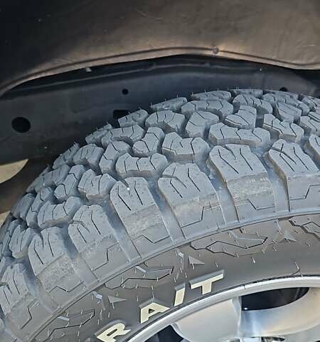 Серый Тойота Ленд Крузер Прадо, объемом двигателя 4 л и пробегом 257 тыс. км за 17000 $, фото 6 на Automoto.ua