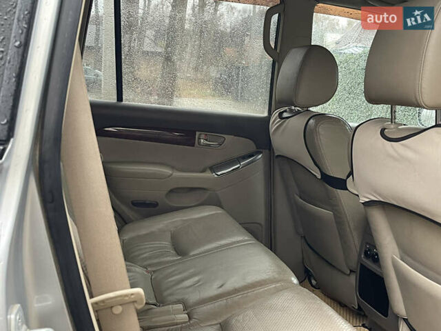 Серый Тойота Ленд Крузер Прадо, объемом двигателя 3.96 л и пробегом 305 тыс. км за 16300 $, фото 24 на Automoto.ua