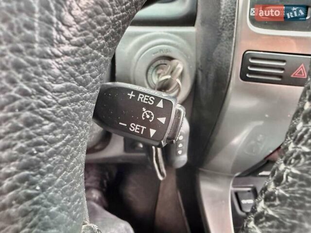 Сірий Тойота Ленд Крузер Прадо, об'ємом двигуна 4 л та пробігом 250 тис. км за 13900 $, фото 20 на Automoto.ua