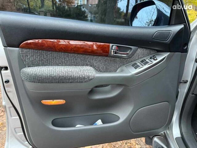 Серый Тойота Ленд Крузер Прадо, объемом двигателя 2.7 л и пробегом 300 тыс. км за 11940 $, фото 12 на Automoto.ua