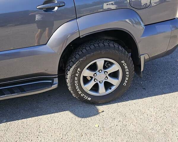 Серый Тойота Ленд Крузер Прадо, объемом двигателя 4 л и пробегом 257 тыс. км за 17000 $, фото 8 на Automoto.ua