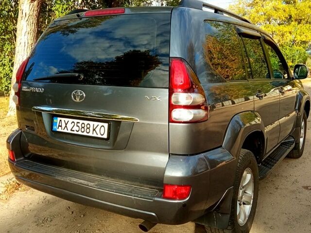 Серый Тойота Ленд Крузер Прадо, объемом двигателя 4 л и пробегом 130 тыс. км за 18000 $, фото 3 на Automoto.ua