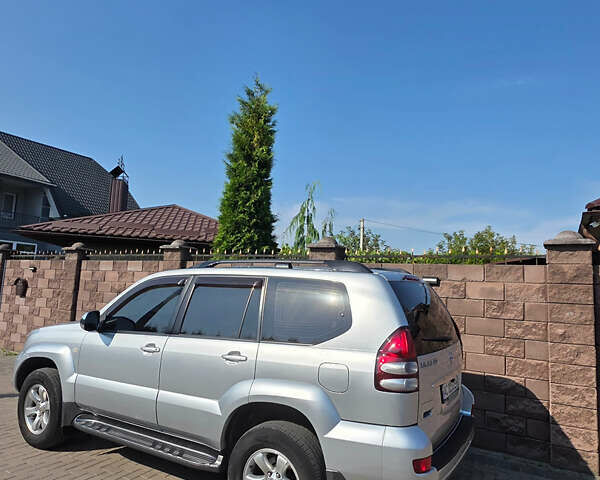 Сірий Тойота Ленд Крузер Прадо, об'ємом двигуна 2.69 л та пробігом 200 тис. км за 15000 $, фото 5 на Automoto.ua