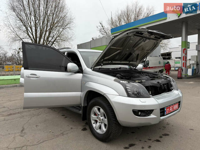 Сірий Тойота Ленд Крузер Прадо, об'ємом двигуна 4 л та пробігом 203 тис. км за 15499 $, фото 74 на Automoto.ua