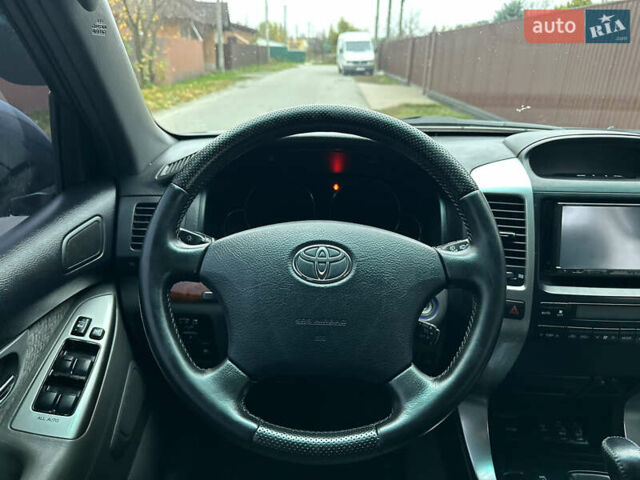 Сірий Тойота Ленд Крузер Прадо, об'ємом двигуна 4 л та пробігом 234 тис. км за 16400 $, фото 17 на Automoto.ua