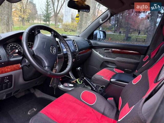 Серый Тойота Ленд Крузер Прадо, объемом двигателя 2.7 л и пробегом 300 тыс. км за 11940 $, фото 13 на Automoto.ua