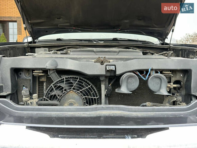 Серый Тойота Ленд Крузер Прадо, объемом двигателя 4 л и пробегом 298 тыс. км за 15300 $, фото 28 на Automoto.ua