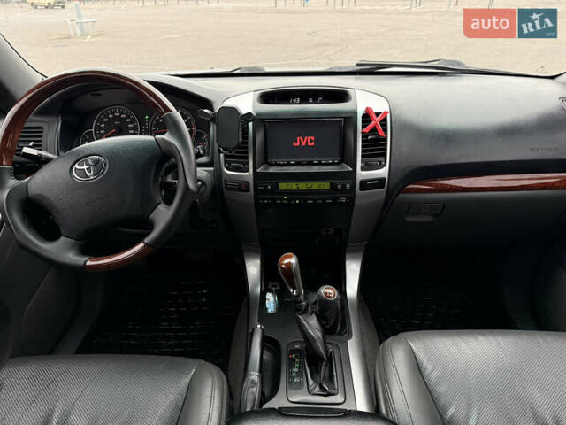 Сірий Тойота Ленд Крузер Прадо, об'ємом двигуна 3.96 л та пробігом 190 тис. км за 13900 $, фото 10 на Automoto.ua