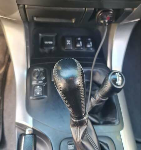 Сірий Тойота Ленд Крузер Прадо, об'ємом двигуна 3 л та пробігом 255 тис. км за 18800 $, фото 6 на Automoto.ua