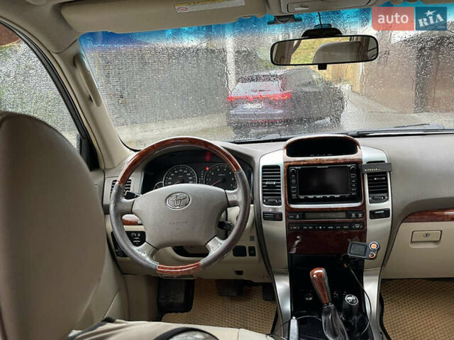 Серый Тойота Ленд Крузер Прадо, объемом двигателя 3.96 л и пробегом 305 тыс. км за 16300 $, фото 19 на Automoto.ua