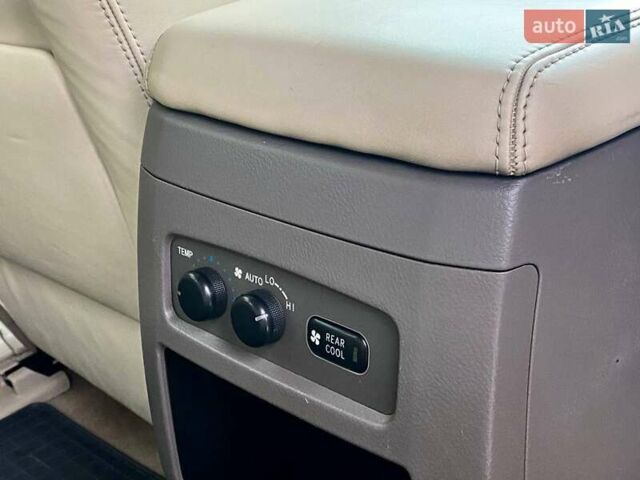 Сірий Тойота Ленд Крузер Прадо, об'ємом двигуна 4 л та пробігом 398 тис. км за 14999 $, фото 29 на Automoto.ua