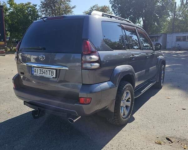 Серый Тойота Ленд Крузер Прадо, объемом двигателя 4 л и пробегом 257 тыс. км за 17000 $, фото 4 на Automoto.ua
