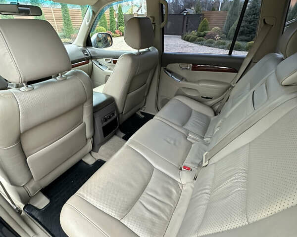 Серый Тойота Ленд Крузер Прадо, объемом двигателя 4 л и пробегом 298 тыс. км за 15300 $, фото 48 на Automoto.ua