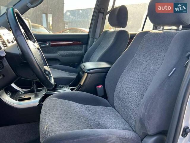 Сірий Тойота Ленд Крузер Прадо, об'ємом двигуна 4 л та пробігом 166 тис. км за 17500 $, фото 16 на Automoto.ua