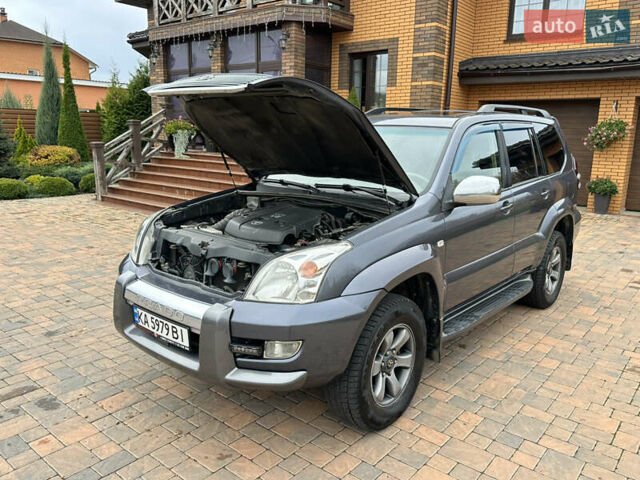 Серый Тойота Ленд Крузер Прадо, объемом двигателя 4 л и пробегом 298 тыс. км за 15300 $, фото 26 на Automoto.ua