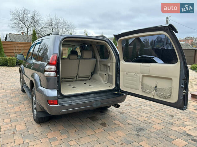 Серый Тойота Ленд Крузер Прадо, объемом двигателя 4 л и пробегом 298 тыс. км за 15300 $, фото 30 на Automoto.ua