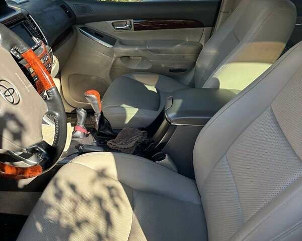 Сірий Тойота Ленд Крузер Прадо, об'ємом двигуна 4 л та пробігом 280 тис. км за 19000 $, фото 6 на Automoto.ua