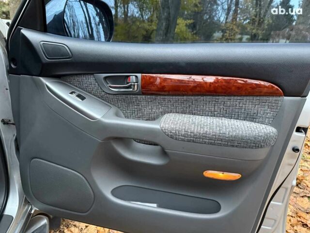 Серый Тойота Ленд Крузер Прадо, объемом двигателя 2.7 л и пробегом 300 тыс. км за 11940 $, фото 21 на Automoto.ua