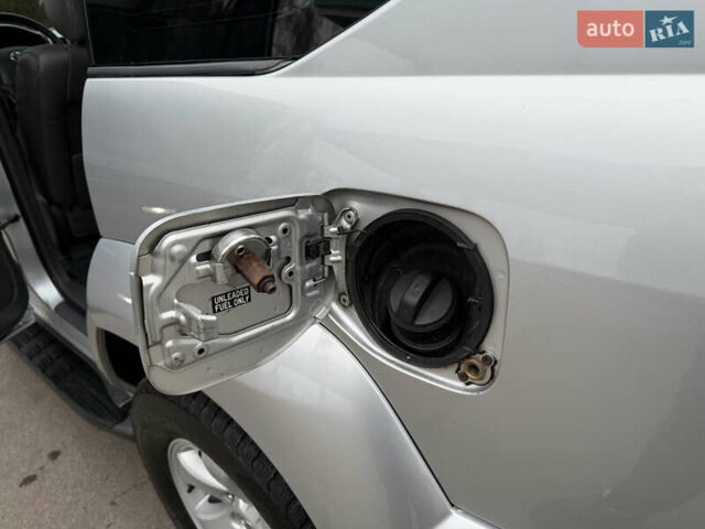 Сірий Тойота Ленд Крузер Прадо, об'ємом двигуна 4 л та пробігом 203 тис. км за 15499 $, фото 71 на Automoto.ua