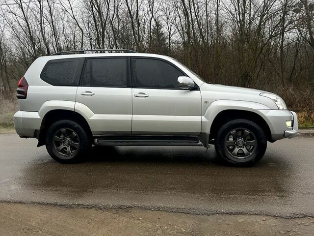 Серый Тойота Ленд Крузер Прадо, объемом двигателя 2.7 л и пробегом 300 тыс. км за 12000 $, фото 2 на Automoto.ua