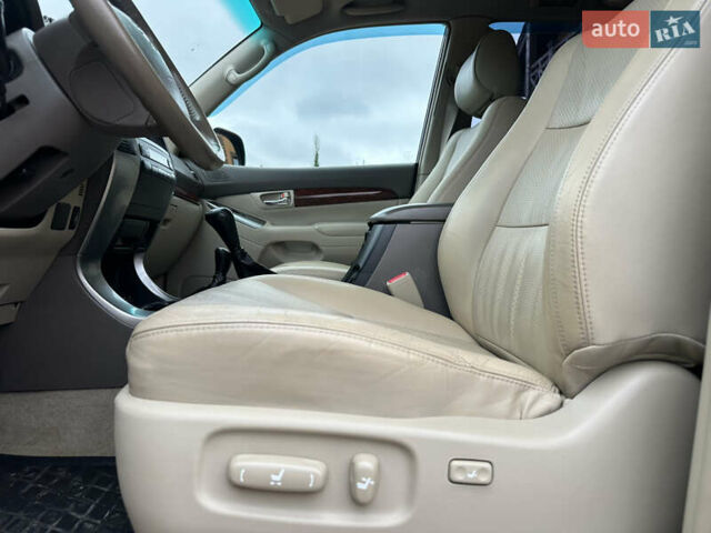 Серый Тойота Ленд Крузер Прадо, объемом двигателя 4 л и пробегом 298 тыс. км за 15300 $, фото 46 на Automoto.ua