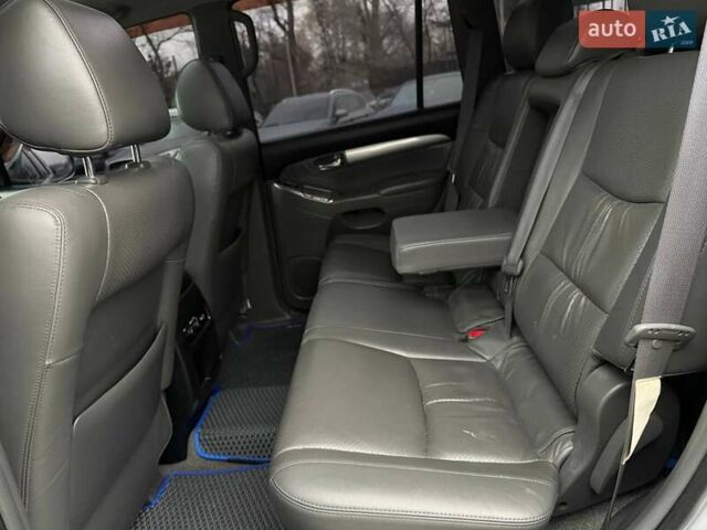 Серый Тойота Ленд Крузер Прадо, объемом двигателя 4 л и пробегом 248 тыс. км за 15600 $, фото 17 на Automoto.ua