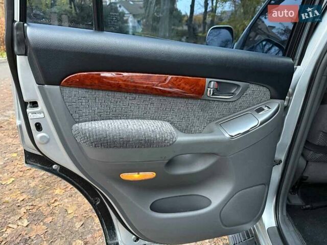 Серый Тойота Ленд Крузер Прадо, объемом двигателя 2.7 л и пробегом 300 тыс. км за 11940 $, фото 15 на Automoto.ua