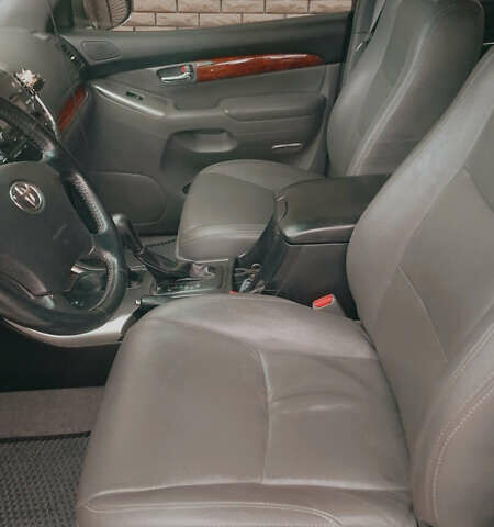 Сірий Тойота Ленд Крузер Прадо, об'ємом двигуна 3.96 л та пробігом 256 тис. км за 17500 $, фото 7 на Automoto.ua