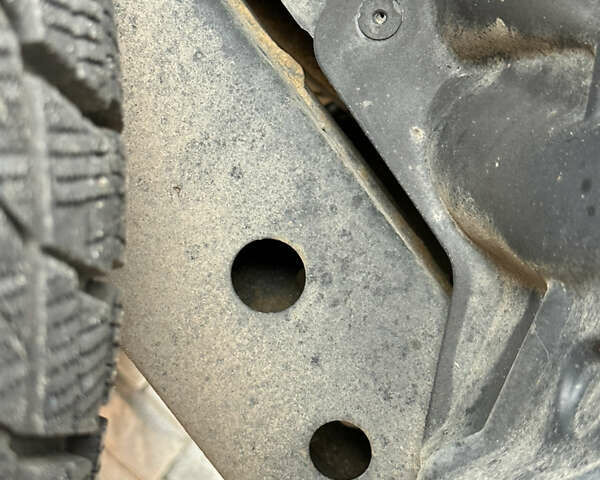 Серый Тойота Ленд Крузер Прадо, объемом двигателя 4 л и пробегом 298 тыс. км за 15300 $, фото 17 на Automoto.ua