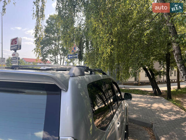 Серый Тойота Ленд Крузер Прадо, объемом двигателя 2.7 л и пробегом 248 тыс. км за 14300 $, фото 9 на Automoto.ua