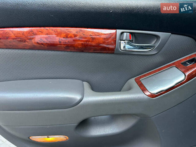 Серый Тойота Ленд Крузер Прадо, объемом двигателя 4 л и пробегом 280 тыс. км за 14490 $, фото 13 на Automoto.ua