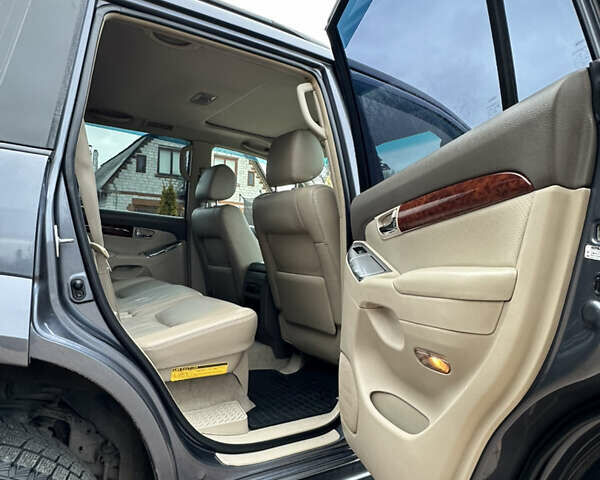 Серый Тойота Ленд Крузер Прадо, объемом двигателя 4 л и пробегом 298 тыс. км за 15300 $, фото 42 на Automoto.ua