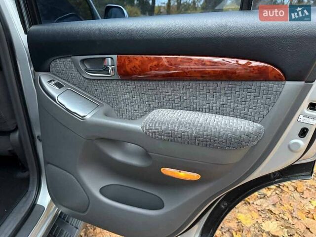 Серый Тойота Ленд Крузер Прадо, объемом двигателя 2.7 л и пробегом 300 тыс. км за 11940 $, фото 18 на Automoto.ua