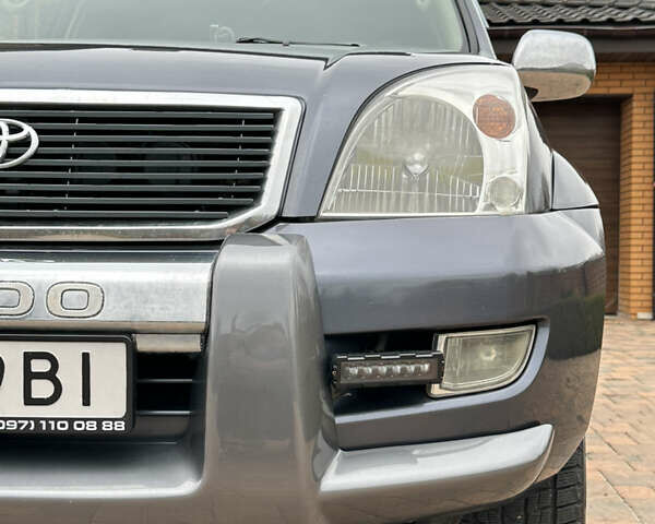 Серый Тойота Ленд Крузер Прадо, объемом двигателя 4 л и пробегом 298 тыс. км за 15300 $, фото 13 на Automoto.ua