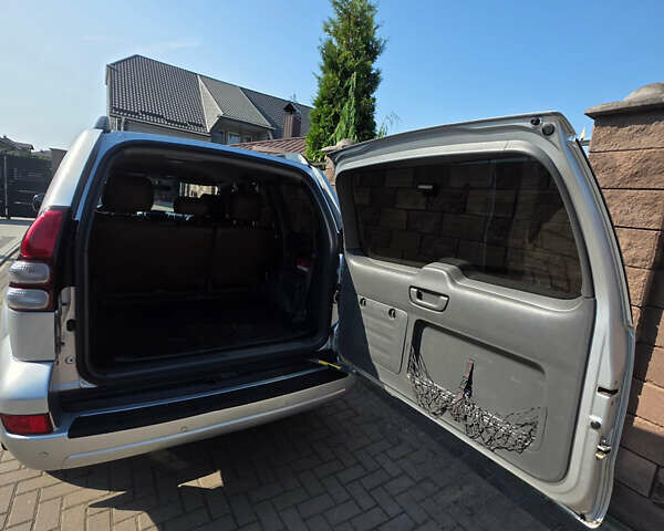 Сірий Тойота Ленд Крузер Прадо, об'ємом двигуна 2.69 л та пробігом 200 тис. км за 15000 $, фото 10 на Automoto.ua