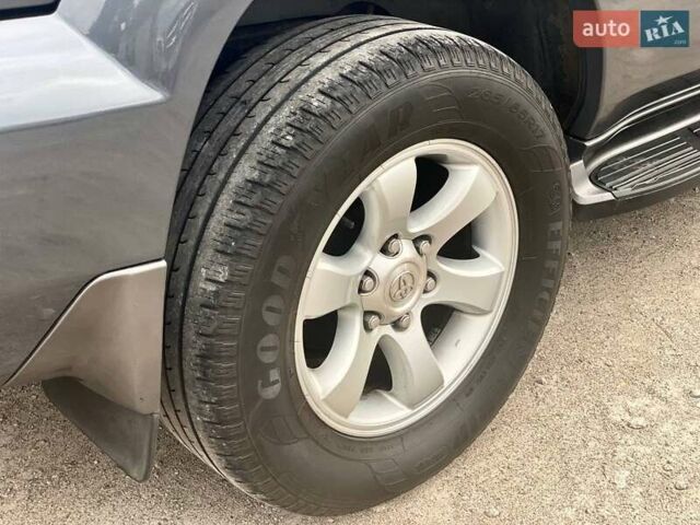 Сірий Тойота Ленд Крузер Прадо, об'ємом двигуна 4 л та пробігом 398 тис. км за 14999 $, фото 14 на Automoto.ua