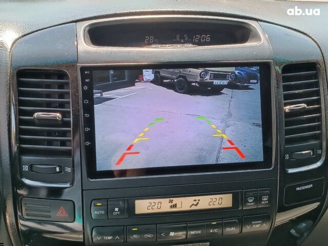 Серый Тойота Ленд Крузер Прадо, объемом двигателя 4 л и пробегом 320 тыс. км за 16490 $, фото 31 на Automoto.ua