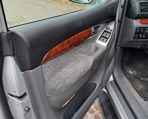 Сірий Тойота Ленд Крузер Прадо, об'ємом двигуна 4 л та пробігом 147 тис. км за 17800 $, фото 11 на Automoto.ua