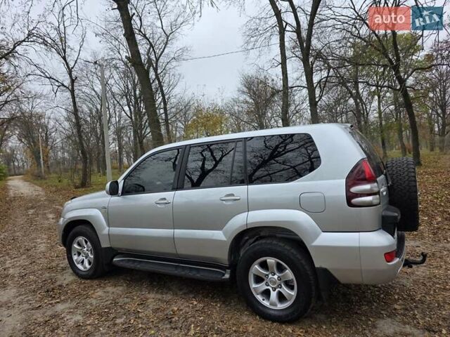 Серый Тойота Ленд Крузер Прадо, объемом двигателя 0 л и пробегом 220 тыс. км за 14500 $, фото 16 на Automoto.ua