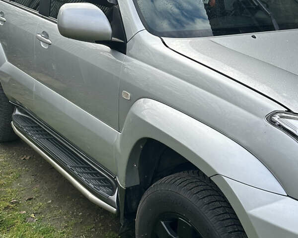 Сірий Тойота Ленд Крузер Прадо, об'ємом двигуна 2.69 л та пробігом 250 тис. км за 13500 $, фото 2 на Automoto.ua