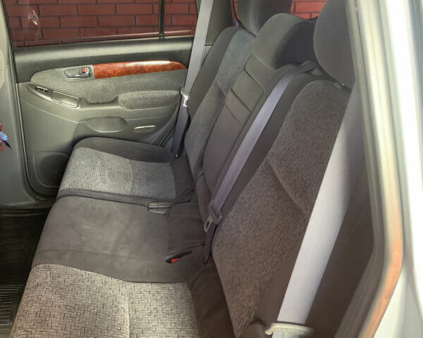 Сірий Тойота Ленд Крузер Прадо, об'ємом двигуна 3.96 л та пробігом 177 тис. км за 18500 $, фото 1 на Automoto.ua