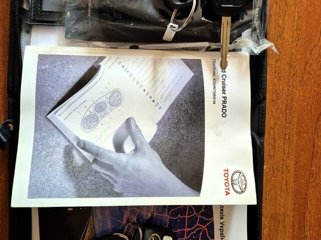 Серый Тойота Ленд Крузер Прадо, объемом двигателя 4 л и пробегом 139 тыс. км за 19700 $, фото 13 на Automoto.ua