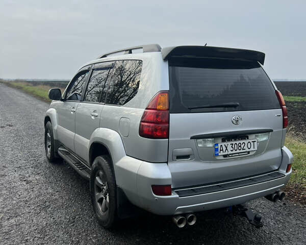 Сірий Тойота Ленд Крузер Прадо, об'ємом двигуна 3.96 л та пробігом 329 тис. км за 16000 $, фото 7 на Automoto.ua