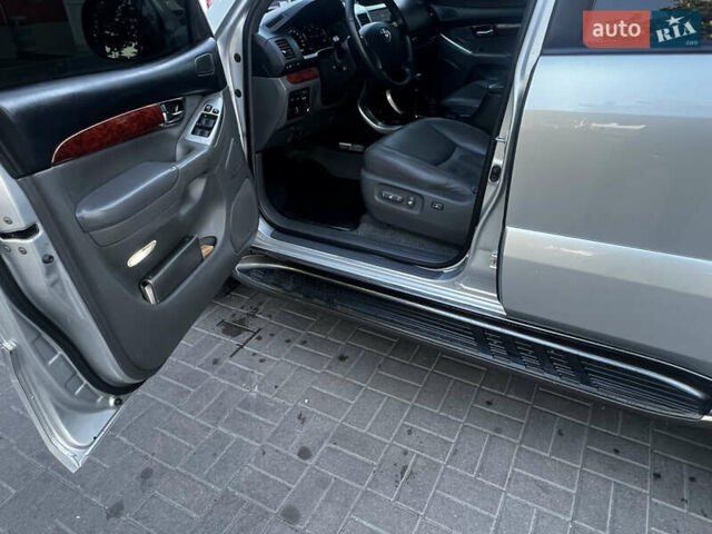 Серый Тойота Ленд Крузер Прадо, объемом двигателя 3.96 л и пробегом 200 тыс. км за 15900 $, фото 9 на Automoto.ua