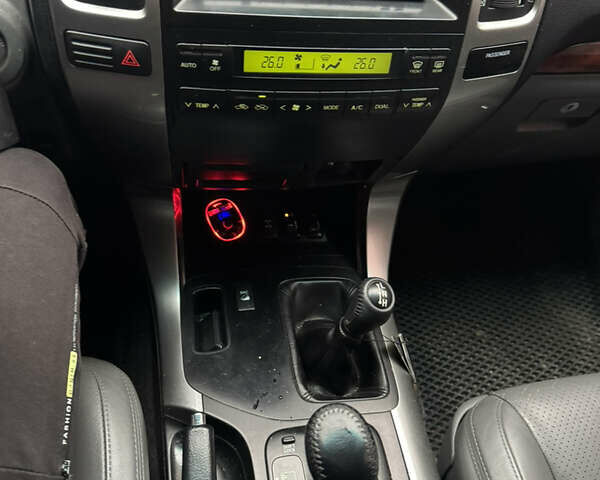 Серый Тойота Ленд Крузер Прадо, объемом двигателя 3.96 л и пробегом 193 тыс. км за 16600 $, фото 19 на Automoto.ua